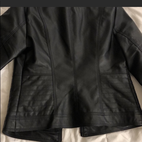 Leather jacket - Picture 2 of 3